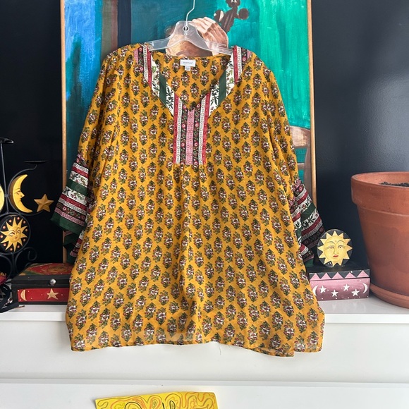 Avenue Dresses & Skirts - Avenue Floral Yellow Top Plus Size 18-20